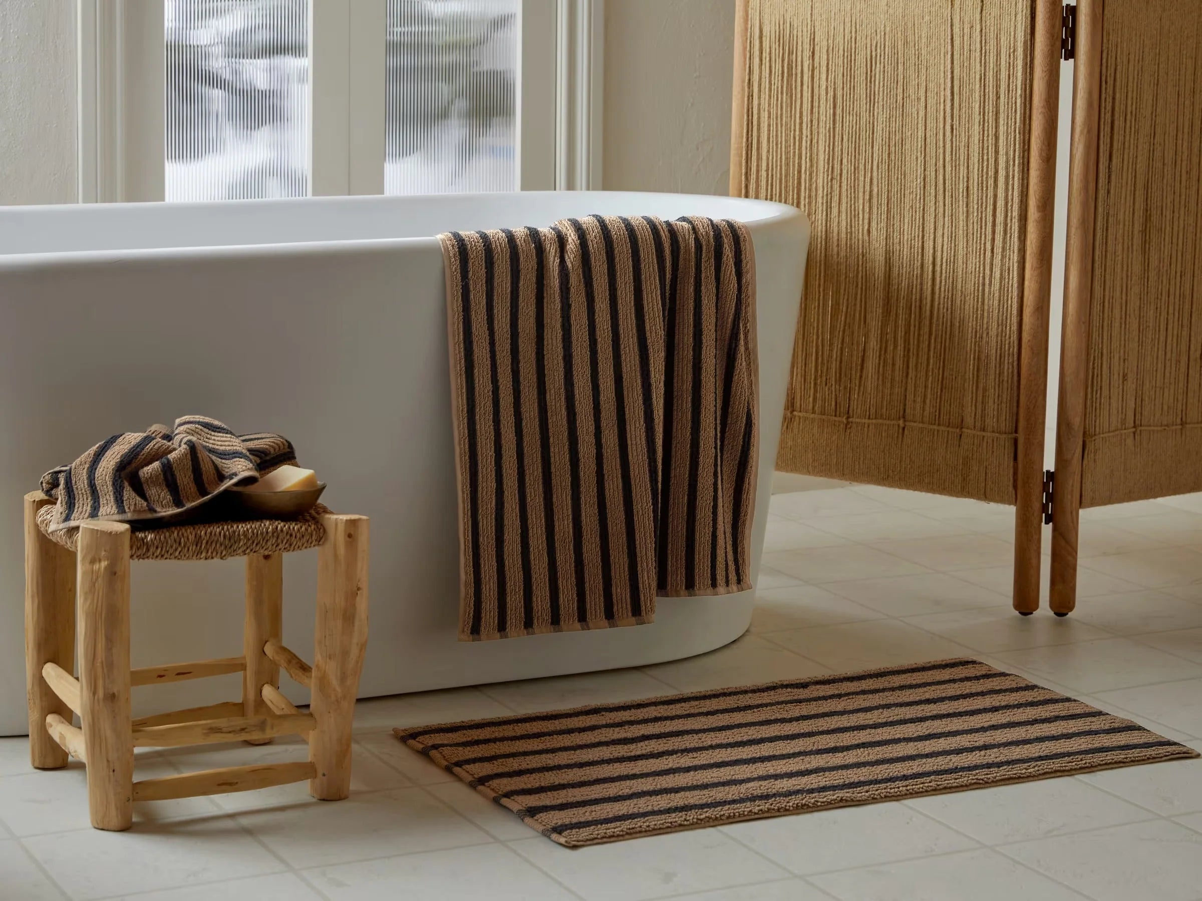 MONARCH™ Organic Resort Stripe Tub Mat